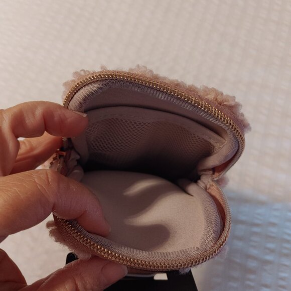 NWT MY TAGALONGS SHERPA PHONE SLING CROSSBODY - Picture 7 of 10